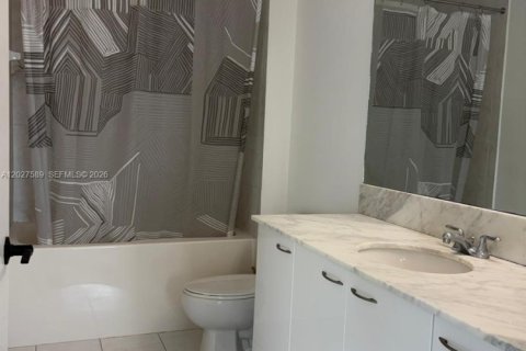 Condo in Miami, Florida, 2 bedrooms  № 2185875 - photo 10