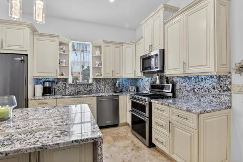 Townhouse in Palm Beach Gardens, Florida 3 bedrooms, 136.66 sq.m. № 2088158 - photo 13