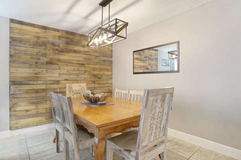 House in St. Lucie, Florida 3 bedrooms, 176.89 sq.m. № 2251405 - photo 3