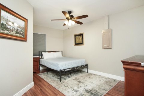 House in St. Lucie, Florida 3 bedrooms, 176.89 sq.m. № 2251405 - photo 15