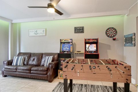 House in St. Lucie, Florida 3 bedrooms, 176.89 sq.m. № 2251405 - photo 11