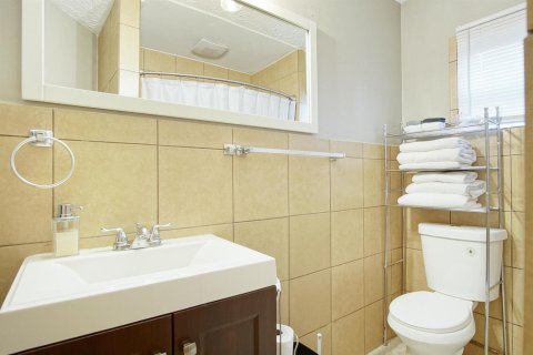 House in St. Lucie, Florida 3 bedrooms, 176.89 sq.m. № 2251405 - photo 17
