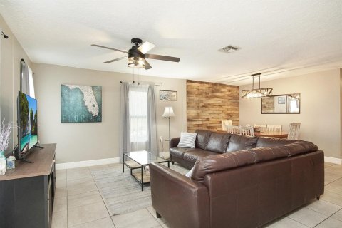House in St. Lucie, Florida 3 bedrooms, 176.89 sq.m. № 2251405 - photo 5