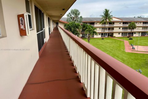 Condominio en venta en Hollywood, Florida, 1 dormitorio, 66.89 m2 № 1818206 - foto 2