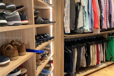 Casa en alquiler en Miami, Florida, 4 dormitorios, 369.57 m2 № 2026290 - foto 18