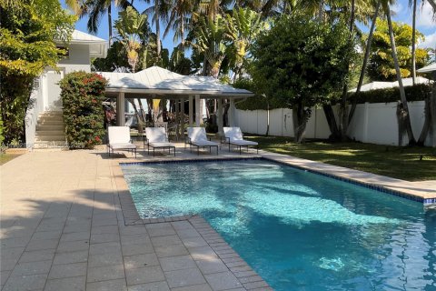 Casa en alquiler en Miami, Florida, 4 dormitorios, 369.57 m2 № 2026290 - foto 25