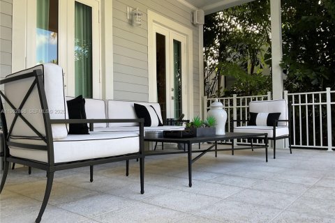 Casa en alquiler en Miami, Florida, 4 dormitorios, 369.57 m2 № 2026290 - foto 27