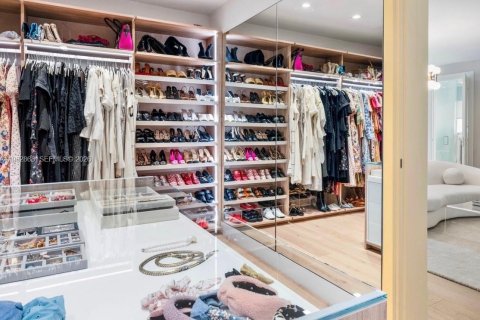 Casa en alquiler en Miami, Florida, 4 dormitorios, 369.57 m2 № 2026290 - foto 16