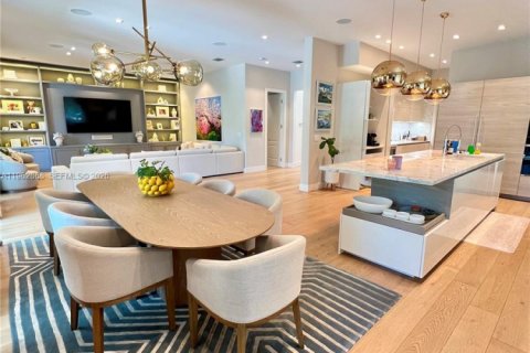 Casa en alquiler en Miami, Florida, 4 dormitorios, 369.57 m2 № 2026290 - foto 10