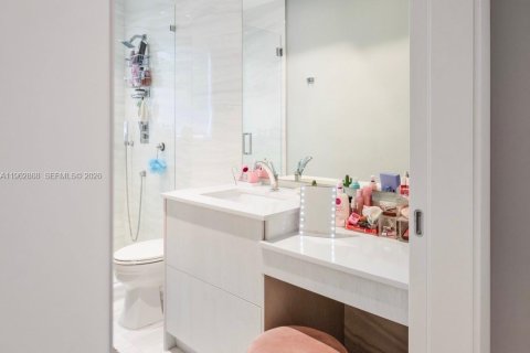 Casa en alquiler en Miami, Florida, 4 dormitorios, 369.57 m2 № 2026290 - foto 20