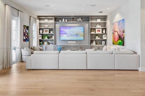 Casa en alquiler en Miami, Florida, 4 dormitorios, 369.57 m2 № 2026290 - foto 11