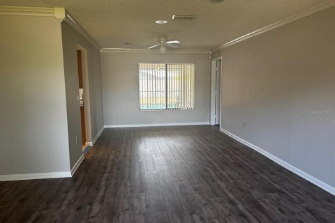 Villa ou maison à louer à Spring Hill, Floride: 3 chambres, 186.18 m2 № 2411572 - photo 6