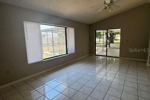 Villa ou maison à louer à Spring Hill, Floride: 3 chambres, 186.18 m2 № 2411572 - photo 5
