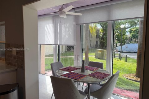 Condominio en alquiler en Oakland Park, Florida, 2 dormitorios, 63.55 m2 № 2034004 - foto 3