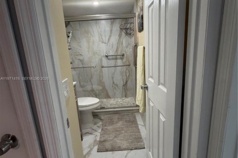 Condominio en alquiler en Oakland Park, Florida, 2 dormitorios, 63.55 m2 № 2034004 - foto 4
