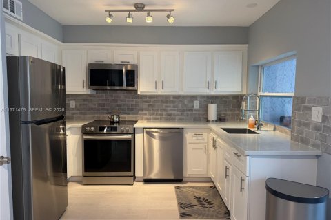 Condominio en alquiler en Oakland Park, Florida, 2 dormitorios, 63.55 m2 № 2034004 - foto 13