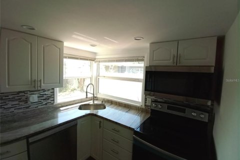 Villa ou maison à vendre à South Pasadena, Floride: 2 chambres, 105.91 m2 № 1642545 - photo 22