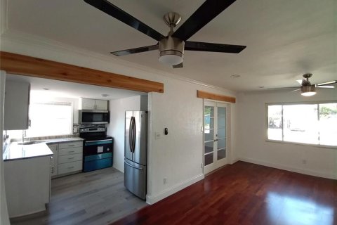 Villa ou maison à vendre à South Pasadena, Floride: 2 chambres, 105.91 m2 № 1642545 - photo 15