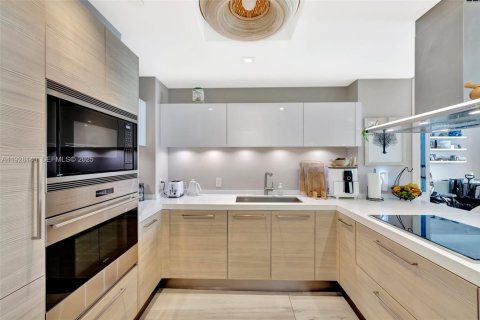 Снять в аренду кондоминиум в Норт-Майами-Бич, Флорида 2 спальни, 162.58м2, № 1988287 - фото 8