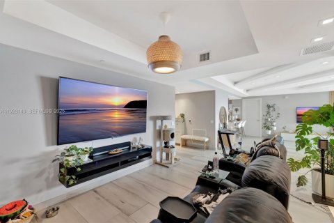 Снять в аренду кондоминиум в Норт-Майами-Бич, Флорида 2 спальни, 162.58м2, № 1988287 - фото 6