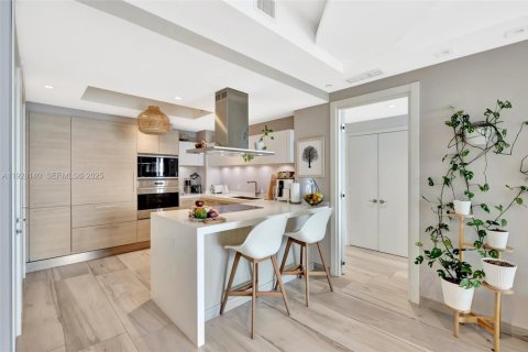 Снять в аренду кондоминиум в Норт-Майами-Бич, Флорида 2 спальни, 162.58м2, № 1988287 - фото 7