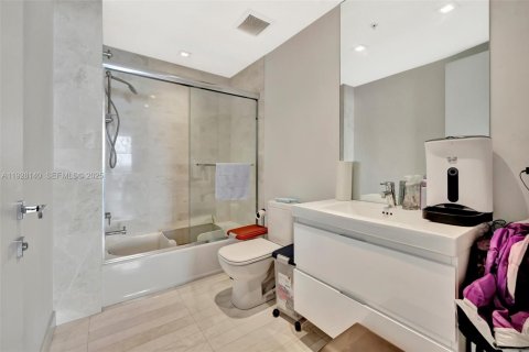 Снять в аренду кондоминиум в Норт-Майами-Бич, Флорида 2 спальни, 162.58м2, № 1988287 - фото 17