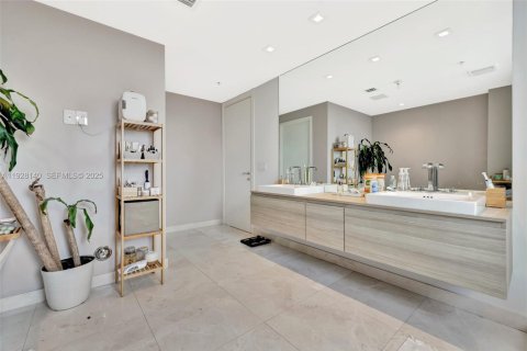 Снять в аренду кондоминиум в Норт-Майами-Бич, Флорида 2 спальни, 162.58м2, № 1988287 - фото 14