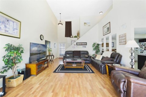 Townhouse in Longwood, Florida 3 bedrooms, 129.69 sq.m. № 1840294 - photo 4