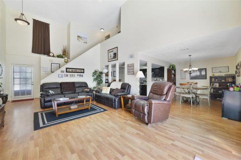 Townhouse in Longwood, Florida 3 bedrooms, 129.69 sq.m. № 1840294 - photo 3