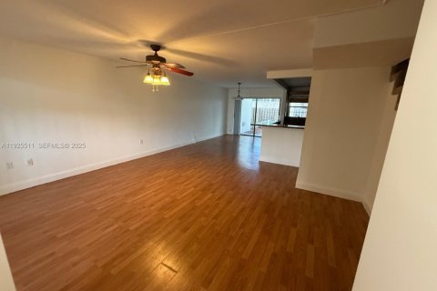 Снять в аренду кондоминиум в Майами, Флорида 2 спальни, 125.05м2, № 1987889 - фото 3
