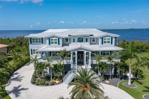House in Port Charlotte, Florida 7 bedrooms, 771.46 sq.m. № 1447553 - photo 14