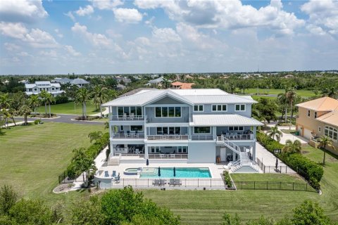 House in Port Charlotte, Florida 7 bedrooms, 771.46 sq.m. № 1447553 - photo 11