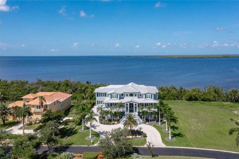 House in Port Charlotte, Florida 7 bedrooms, 771.46 sq.m. № 1447553 - photo 2