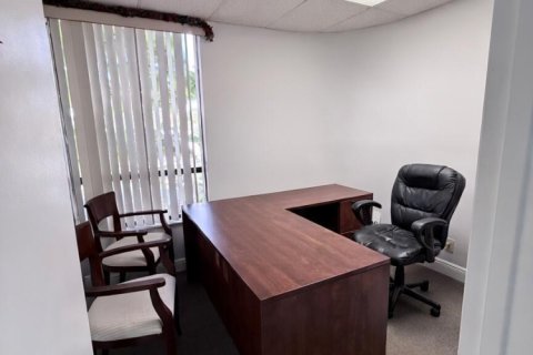 Immobilier commercial à vendre à Tamarac, Floride № 2346082 - photo 30
