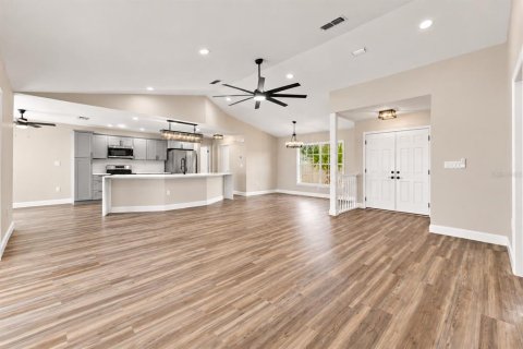 Villa ou maison à vendre à Spring Hill, Floride: 3 chambres, 158.21 m2 № 2390908 - photo 4