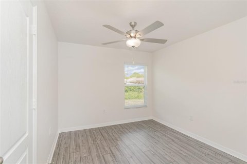 House in Palm Bay, Florida 4 bedrooms, 171.13 sq.m. № 1795013 - photo 10
