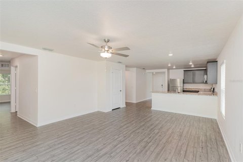 House in Palm Bay, Florida 4 bedrooms, 171.13 sq.m. № 1795013 - photo 5