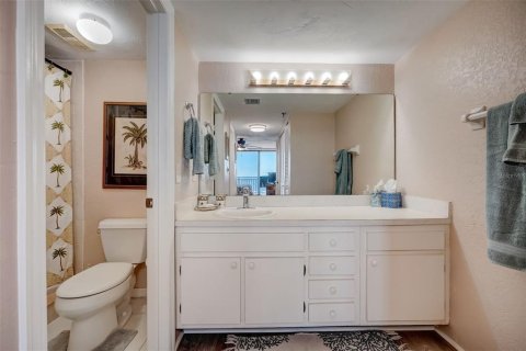 Condo in New Smyrna Beach, Florida, 2 bedrooms  № 1719259 - photo 19