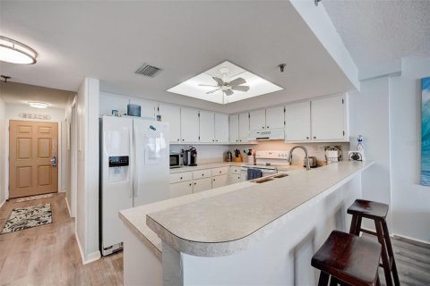 Condo in New Smyrna Beach, Florida, 2 bedrooms  № 1719259 - photo 15