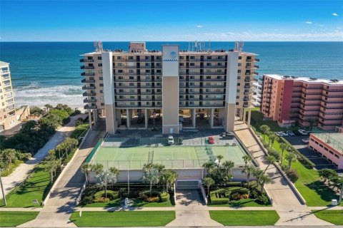 Condo in New Smyrna Beach, Florida, 2 bedrooms  № 1719259 - photo 1