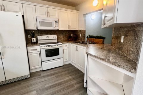 Copropriété à vendre à Coral Springs, Floride: 2 chambres, 93.46 m2 № 2005904 - photo 7