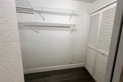 Copropriété à vendre à Coral Springs, Floride: 2 chambres, 93.46 m2 № 2005904 - photo 12