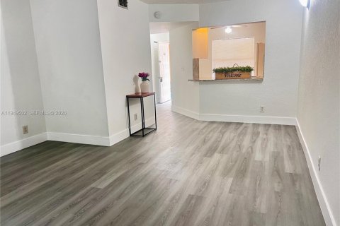 Copropriété à vendre à Coral Springs, Floride: 2 chambres, 93.46 m2 № 2005904 - photo 10