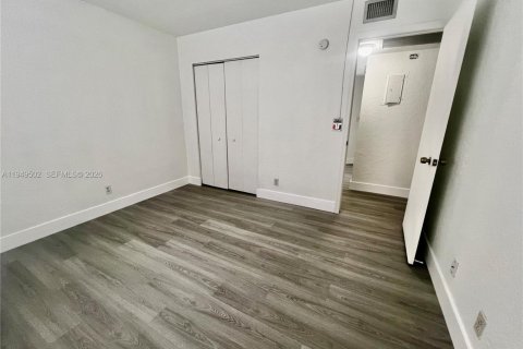 Copropriété à vendre à Coral Springs, Floride: 2 chambres, 93.46 m2 № 2005904 - photo 19