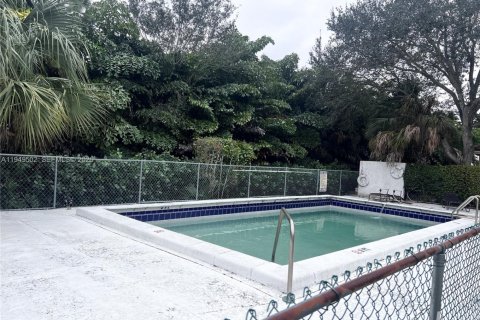 Copropriété à vendre à Coral Springs, Floride: 2 chambres, 93.46 m2 № 2005904 - photo 14