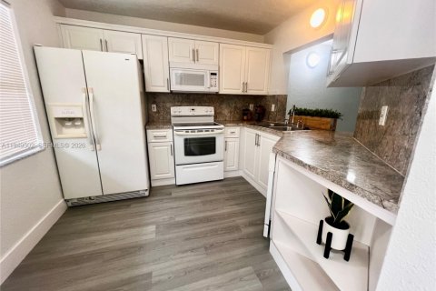 Condo à Coral Springs, Floride, 2 chambres  № 2005904