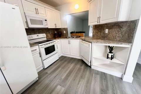 Copropriété à vendre à Coral Springs, Floride: 2 chambres, 93.46 m2 № 2005904 - photo 8