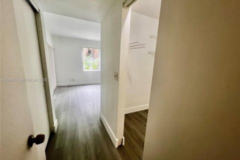 Copropriété à vendre à Coral Springs, Floride: 2 chambres, 93.46 m2 № 2005904 - photo 13