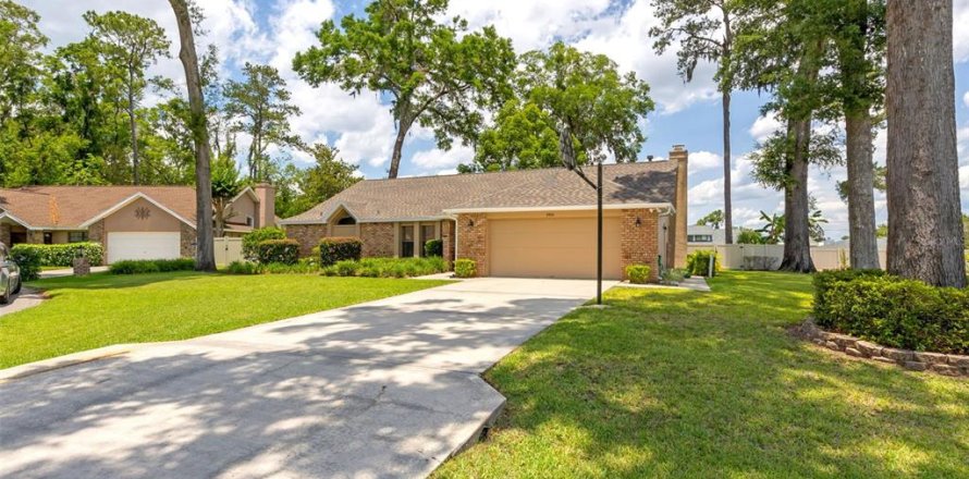 House in Ocala, Florida 4 bedrooms, 198.07 sq.m. № 1754937