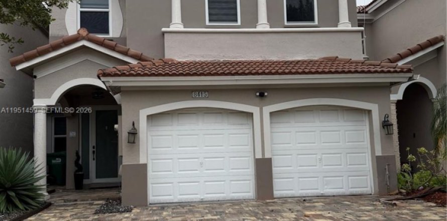 Villa ou maison à Doral, Floride 4 chambres, 200.2 m2 № 2009436